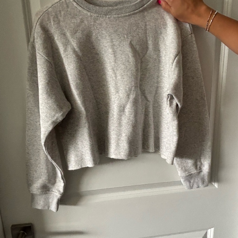 Gray Cropped Sweatshirt